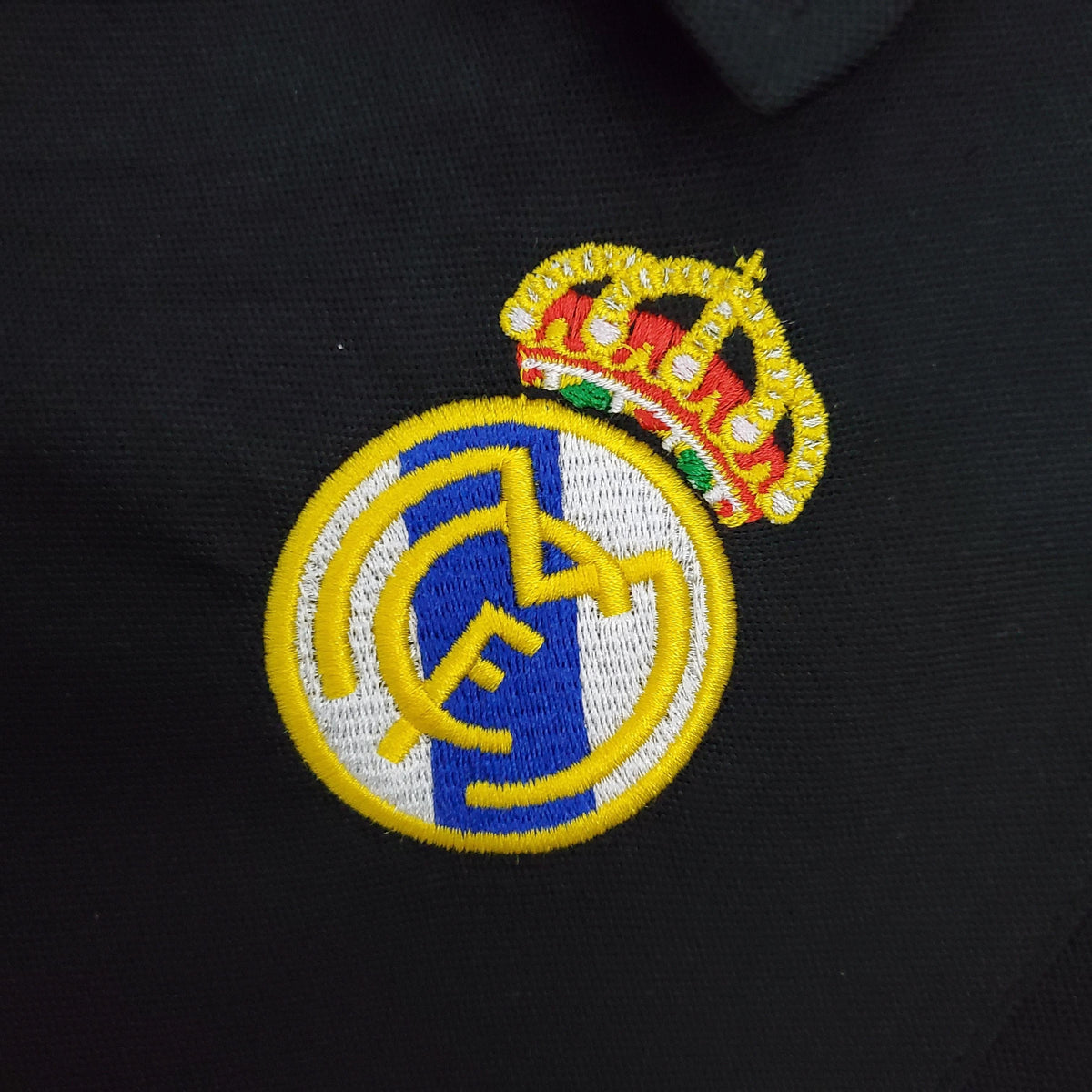 Camiseta retro de visitante del Real Madrid de la Champions League 2002/2003