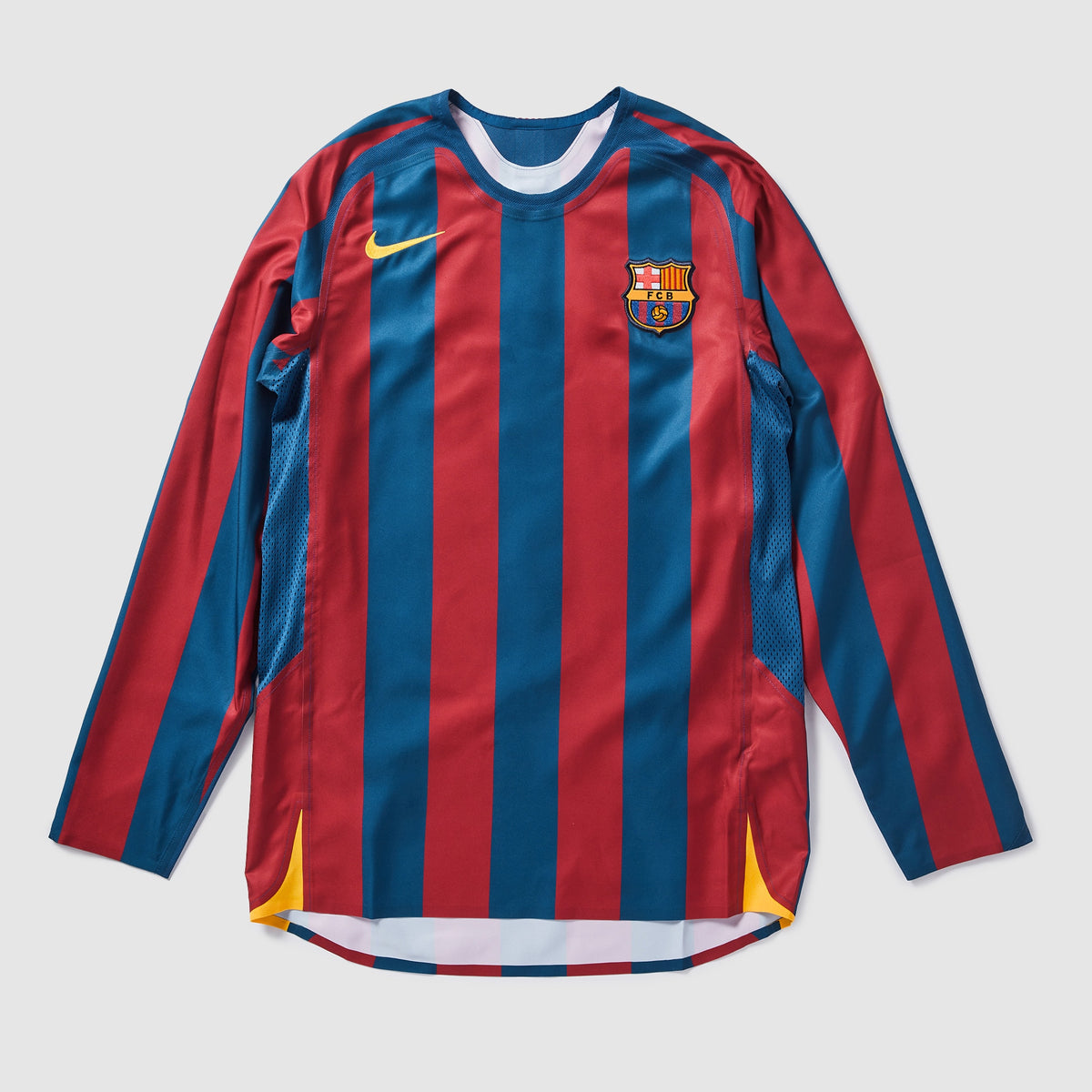 Nike FC Barcelona 2006 Reissue LS Shirt with Ronaldinho 10