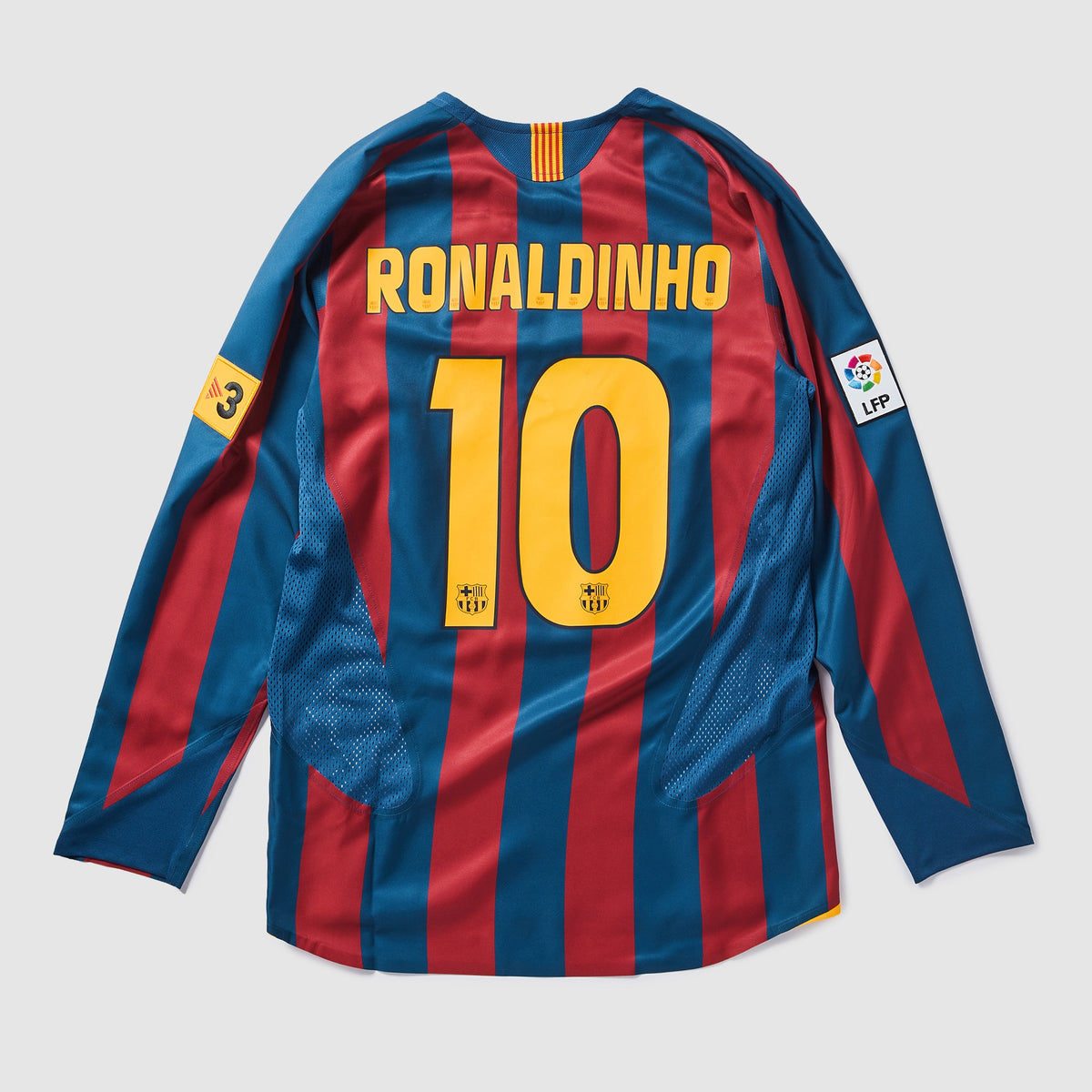 Nike FC Barcelona 2006 Reissue LS Shirt with Ronaldinho 10