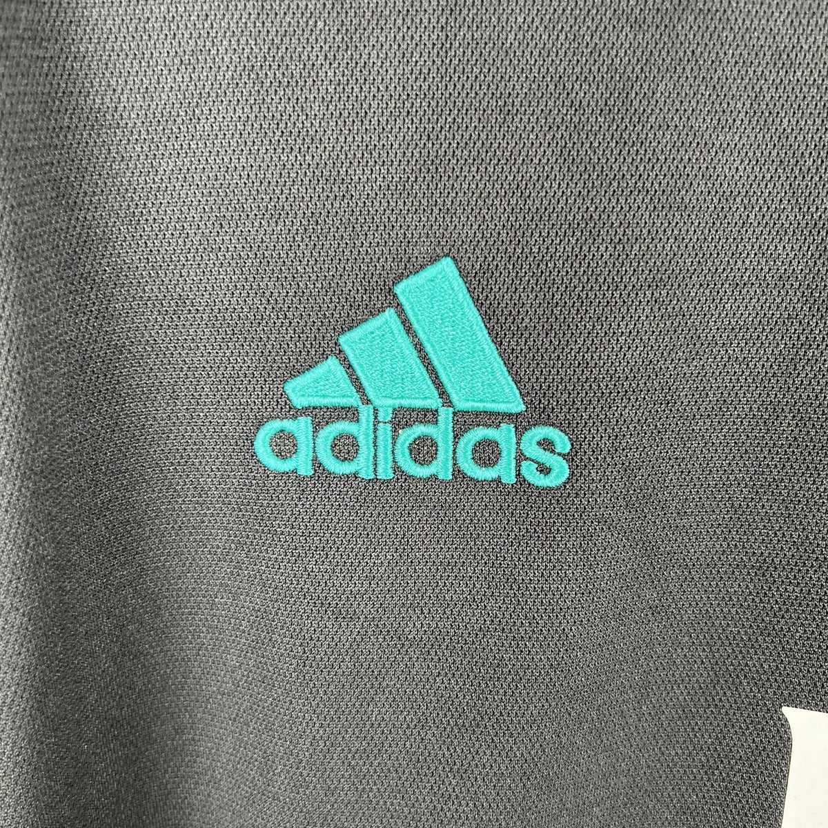 Camiseta retro de visitante del Real Madrid 2017/2018