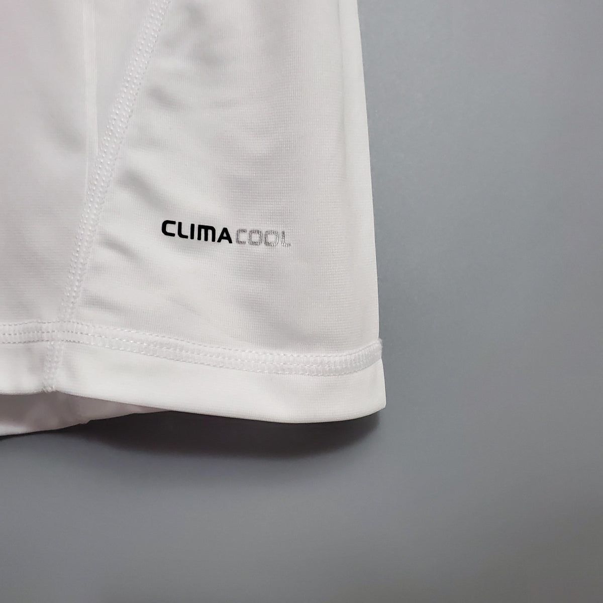 Camiseta Retro Real Madrid Primera 2010/2011