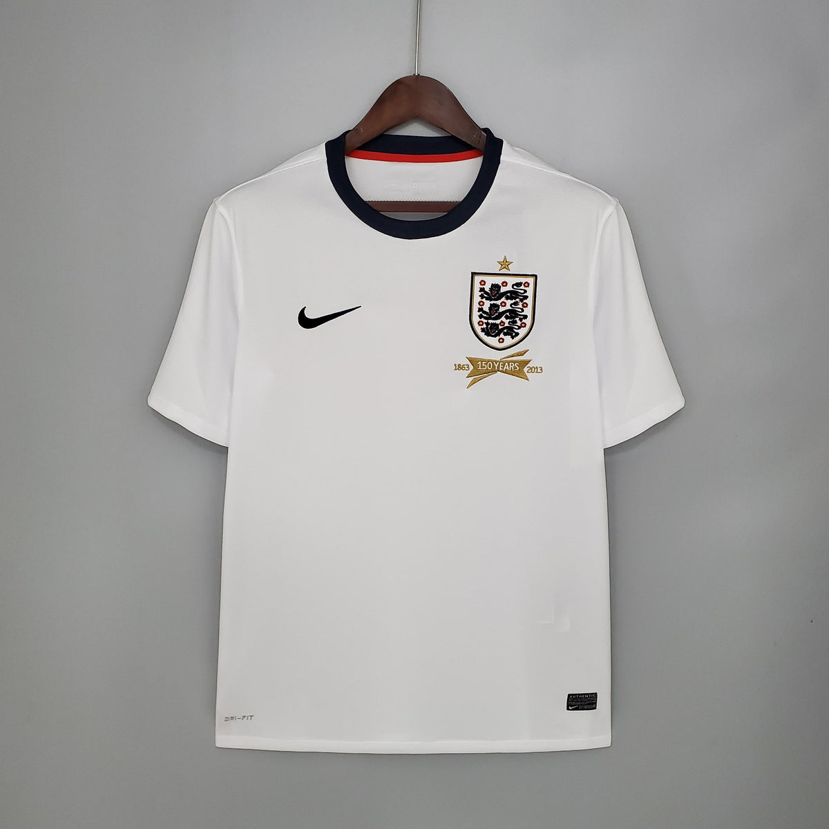 Camiseta retro de local de Inglaterra 2013