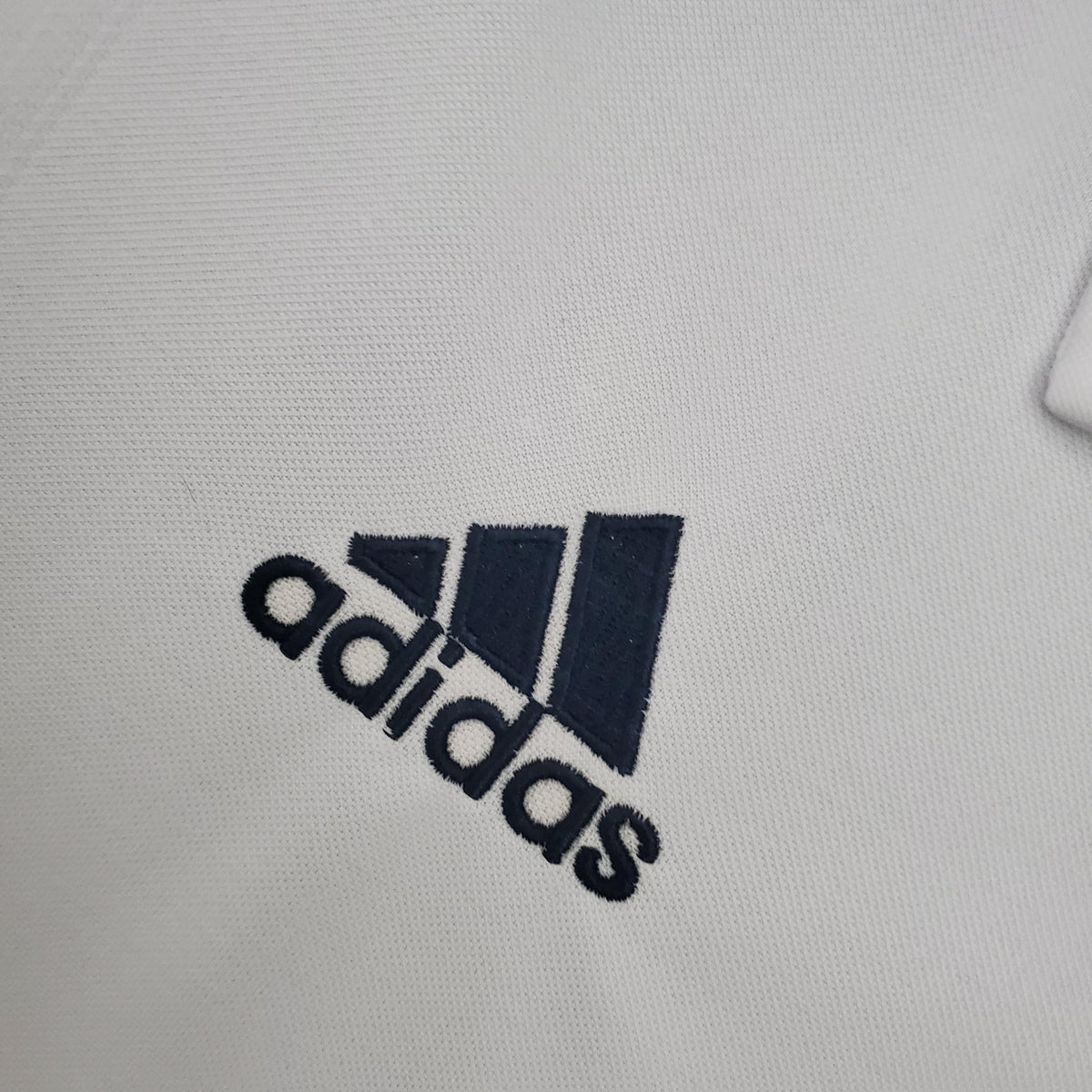 Camiseta retro de local de la Champions League del Real Madrid 2002/2003