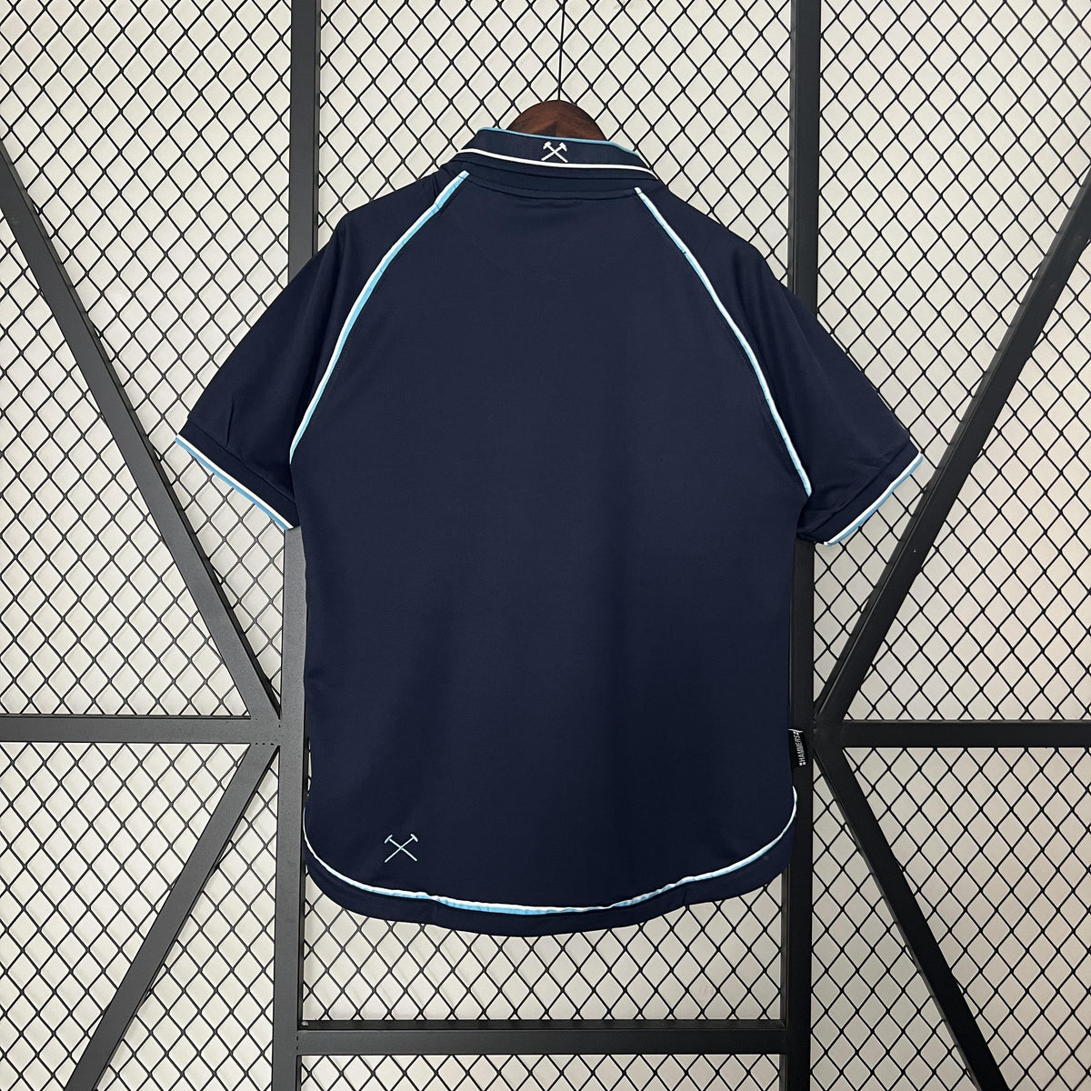 Camiseta retro de tercera equipación del West Ham United 1999/2001