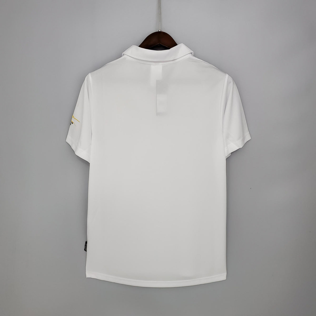 Camiseta retro de local de la Champions League del Real Madrid 2002/2003