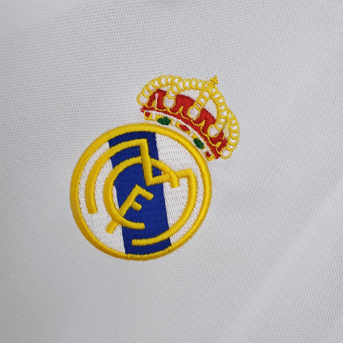Camiseta retro de local de la Champions League del Real Madrid 2002/2003