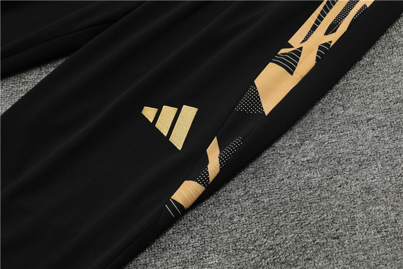 Camiseta de local del Real Madrid 2025/2026 - Chaqueta negra