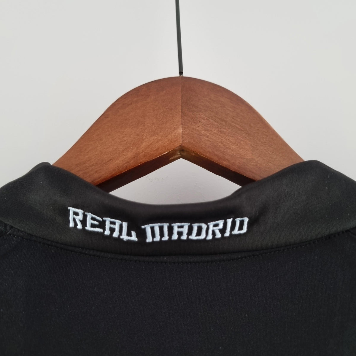 Camiseta retro de visitante del Real Madrid 2009/2010