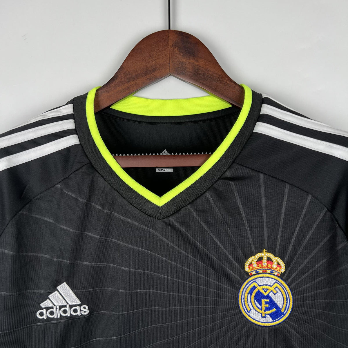 Camiseta retro de visitante del Real Madrid 2010/2011