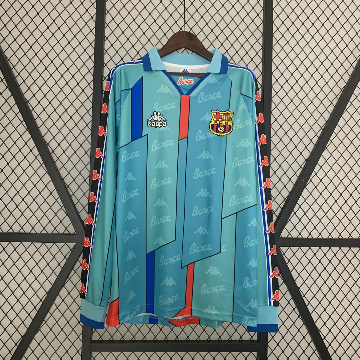Camiseta retro de visitante del Barcelona 1996/1997 - Manga larga