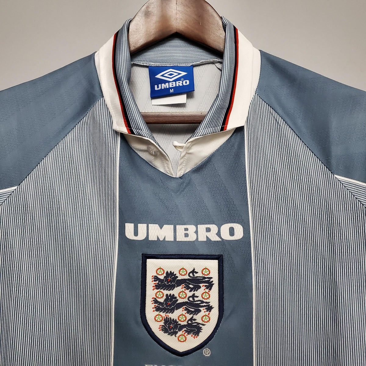 Camiseta retro de visitante de Inglaterra de la Eurocopa 1996