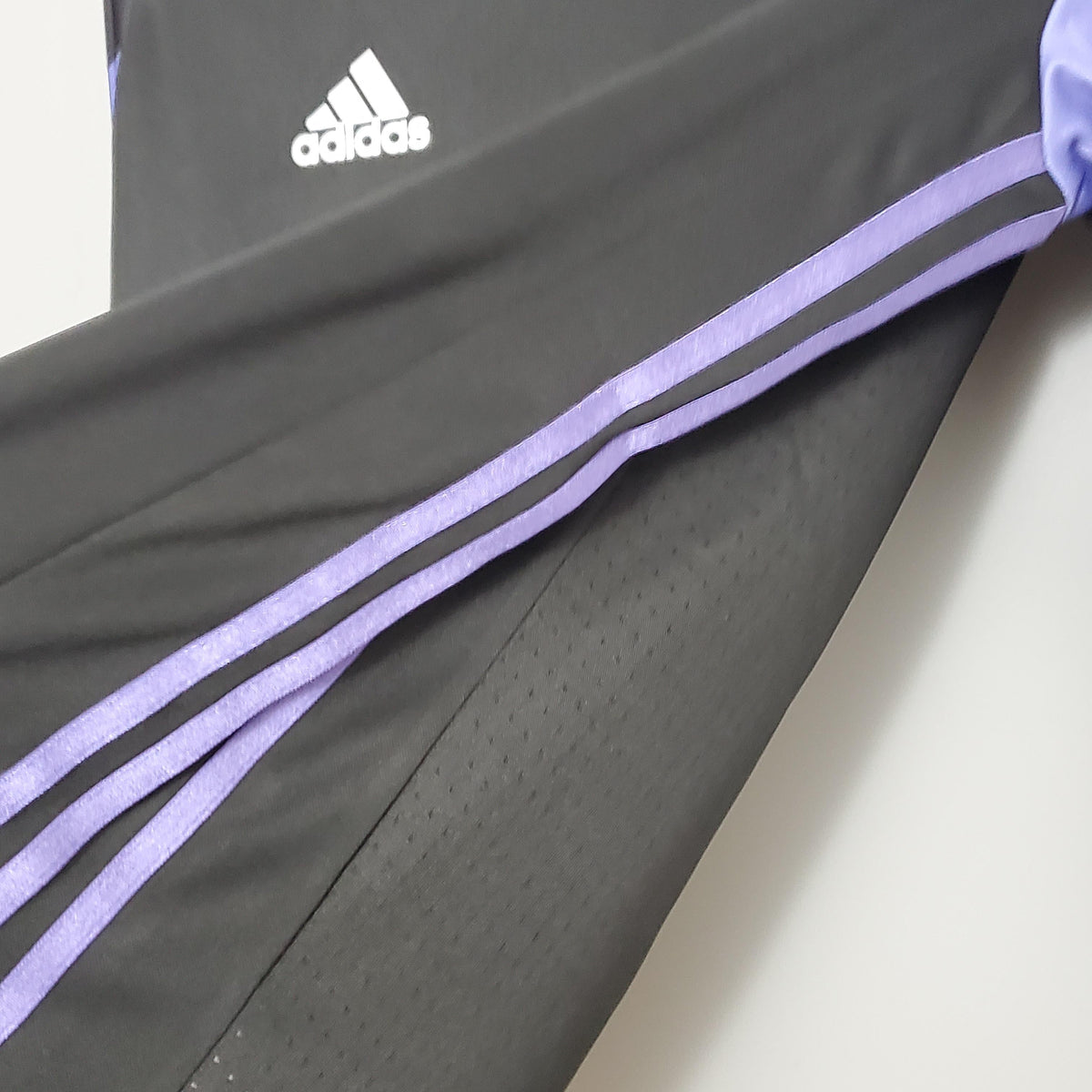 Camiseta retro de visitante del Real Madrid 2015/2016 - Manga larga