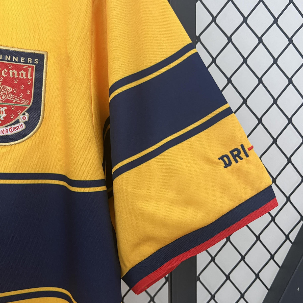 Camiseta retro visitante del Arsenal 1997/99