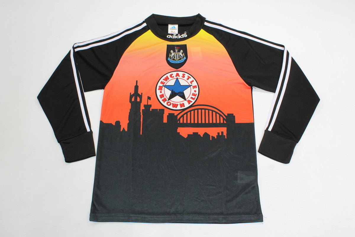 Camiseta retro de visitante del Newcastle 1996/1997 - Manga larga