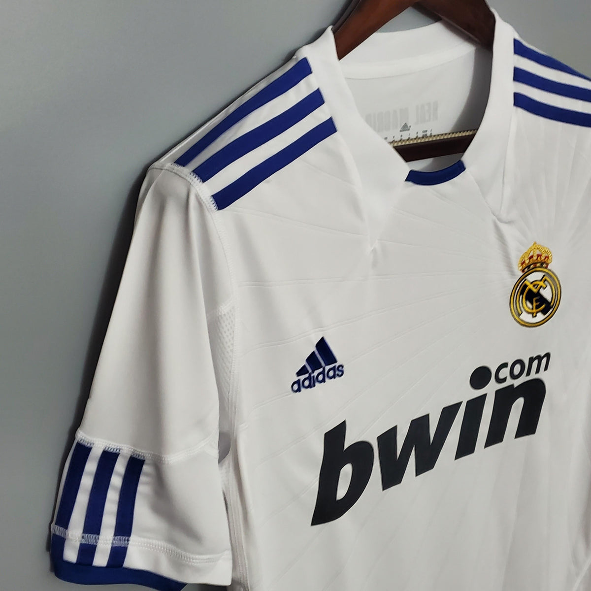 Camiseta Retro Real Madrid Primera 2010/2011