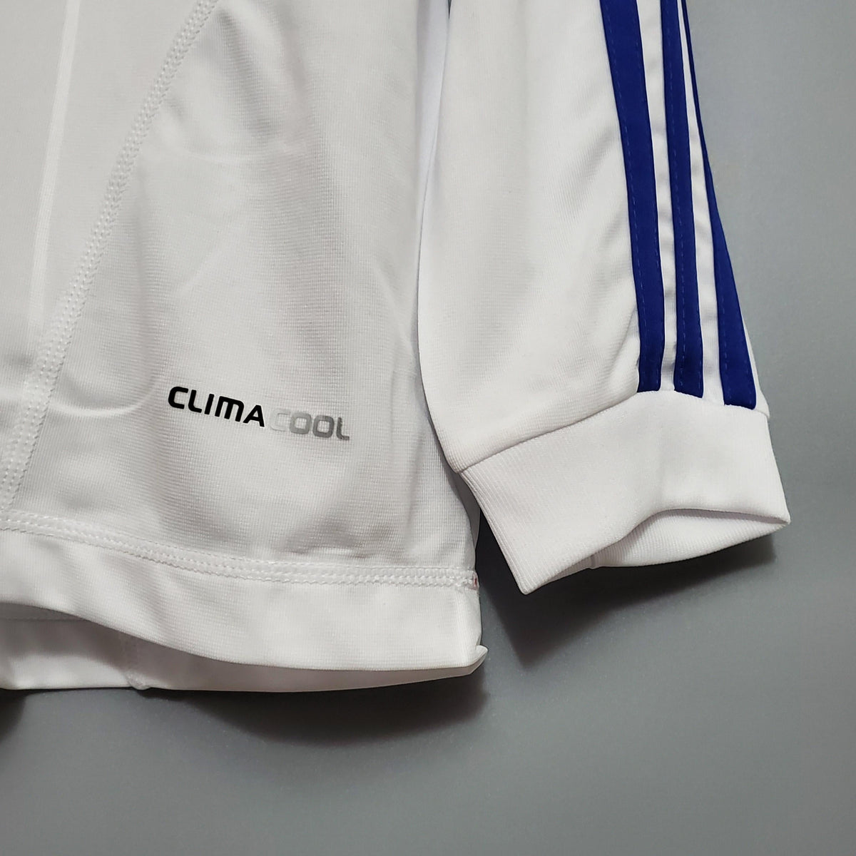 Camiseta retro local del Real Madrid 2010/2011 - Manga larga