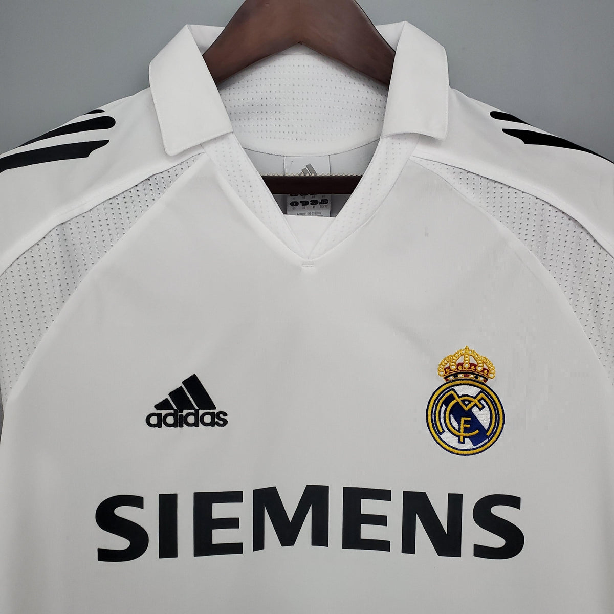 Camiseta Retro Real Madrid Local 2005/2006