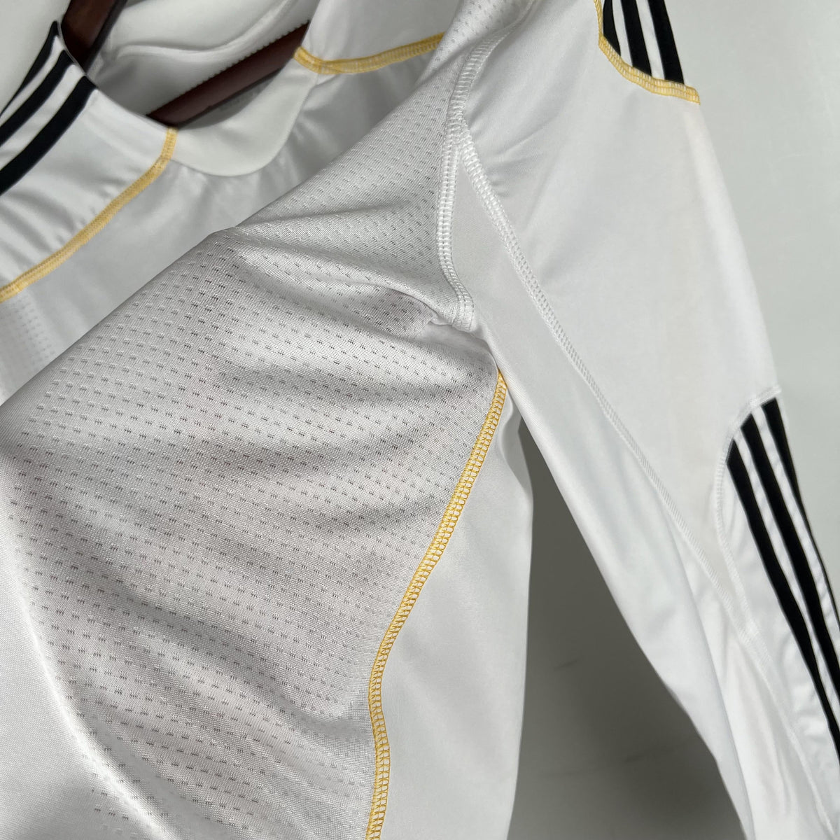 Camiseta retro local del Real Madrid 2009/2010 - Manga larga