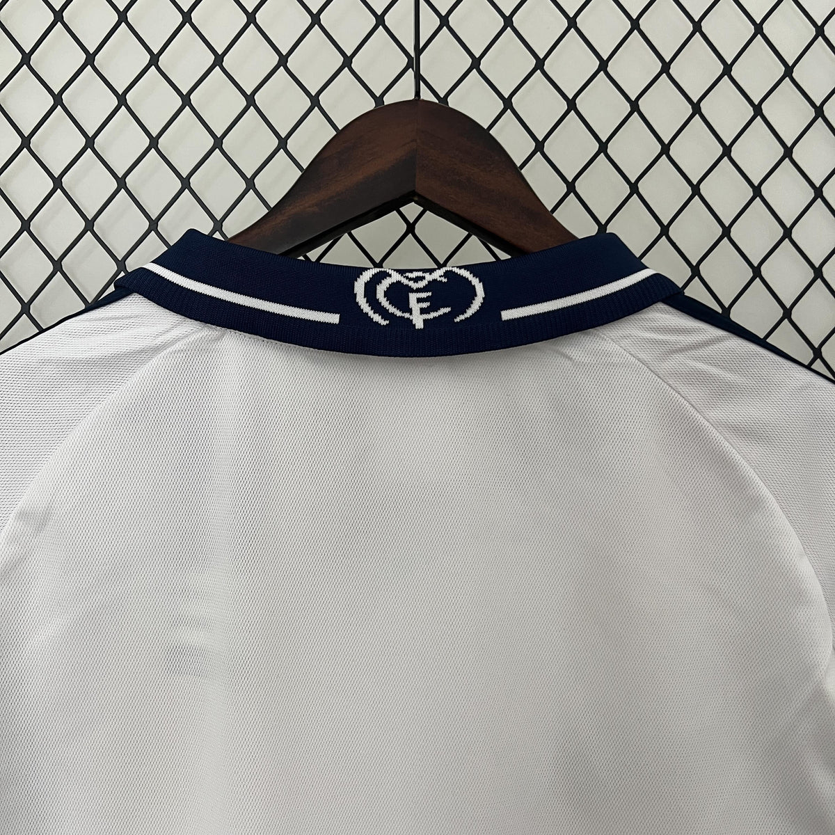 Camiseta retro local del Real Madrid 2000/2001 - Manga larga
