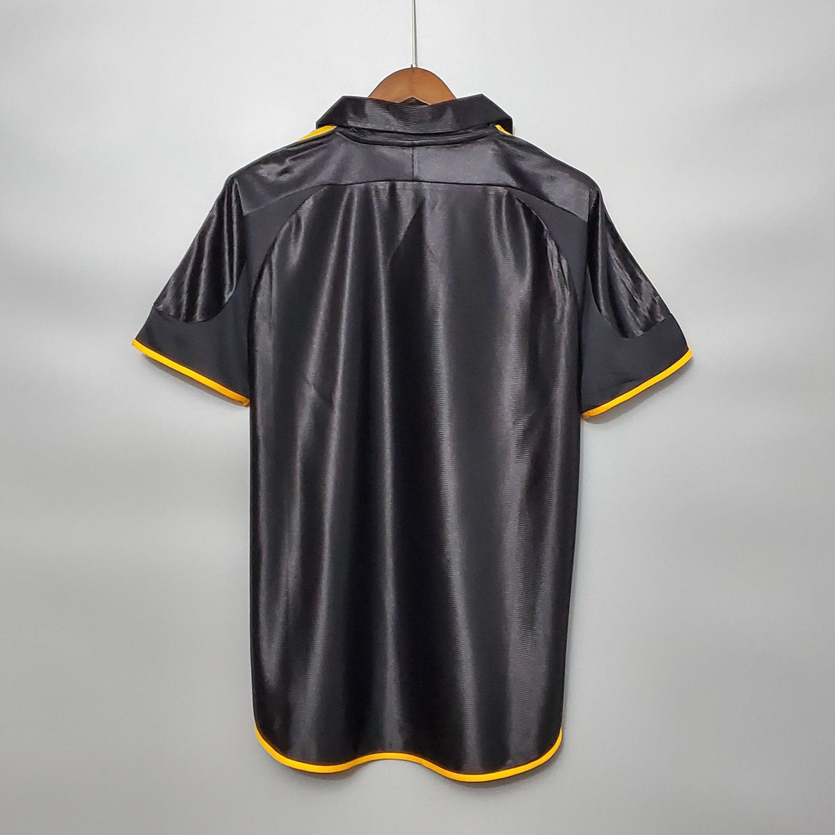 Camiseta retro de visitante del Real Madrid 1999/00
