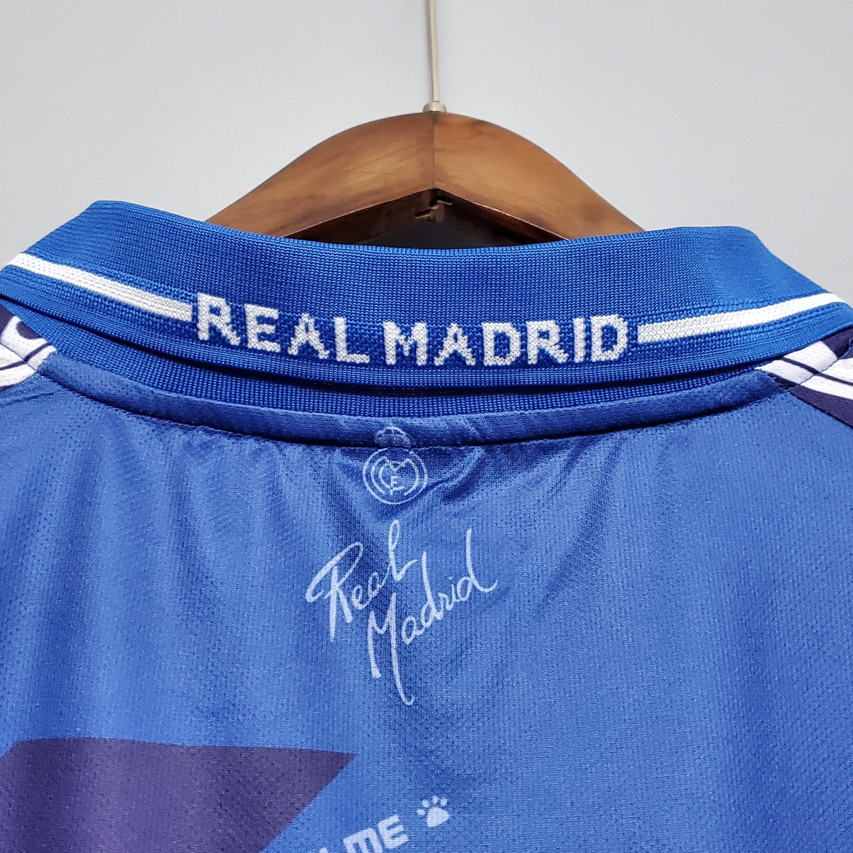 Camiseta retro de visitante del Real Madrid 1994/1996