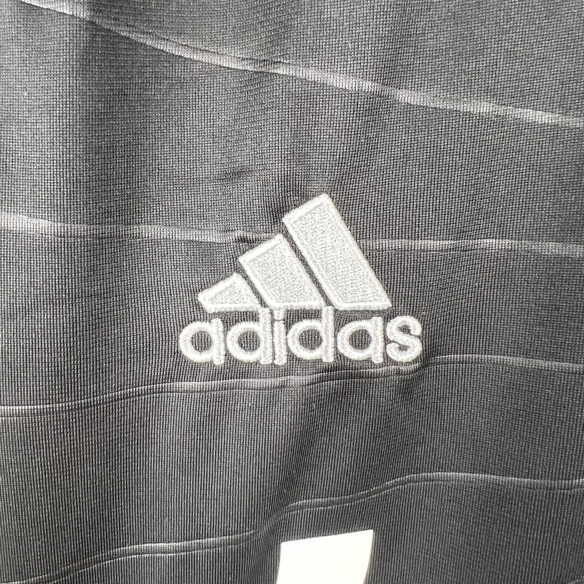 Camiseta retro de visitante del Real Madrid 2010/2011