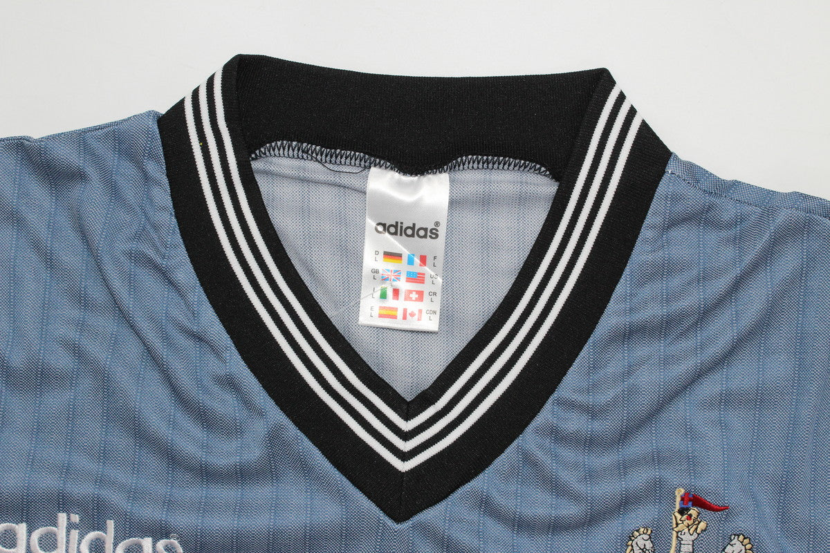 Camiseta retro de visitante del Newcastle 1995/1996
