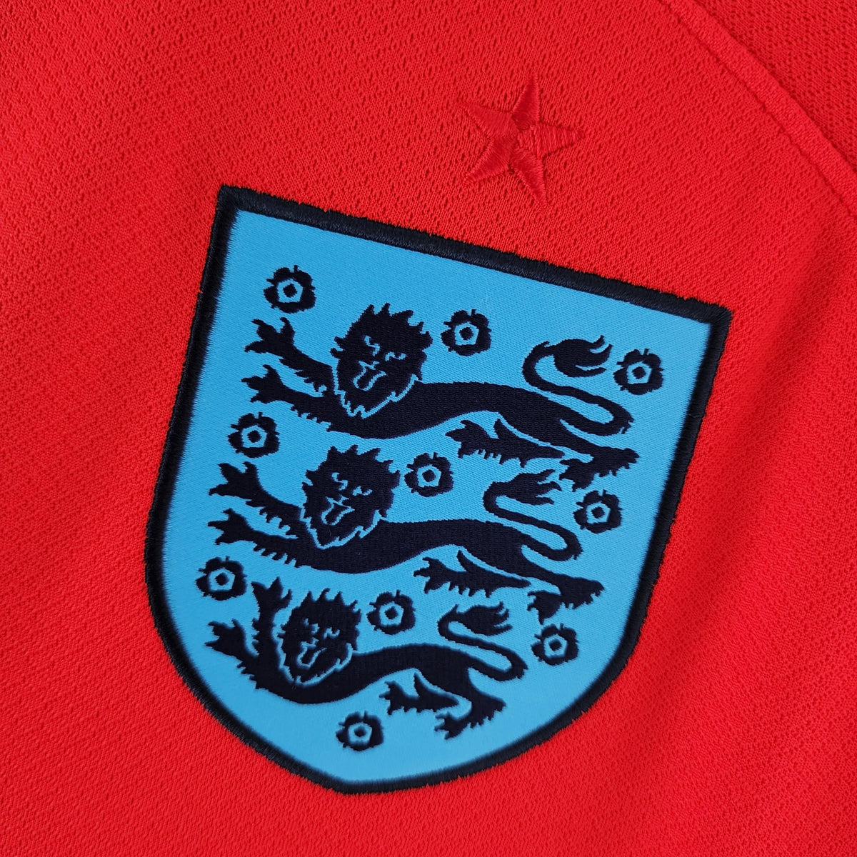 Camiseta retro de visitante de Inglaterra para la Copa del Mundo 2022