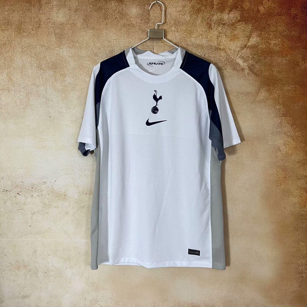 Camiseta del Tottenham Hotspur 25/26 - Versión Fan 