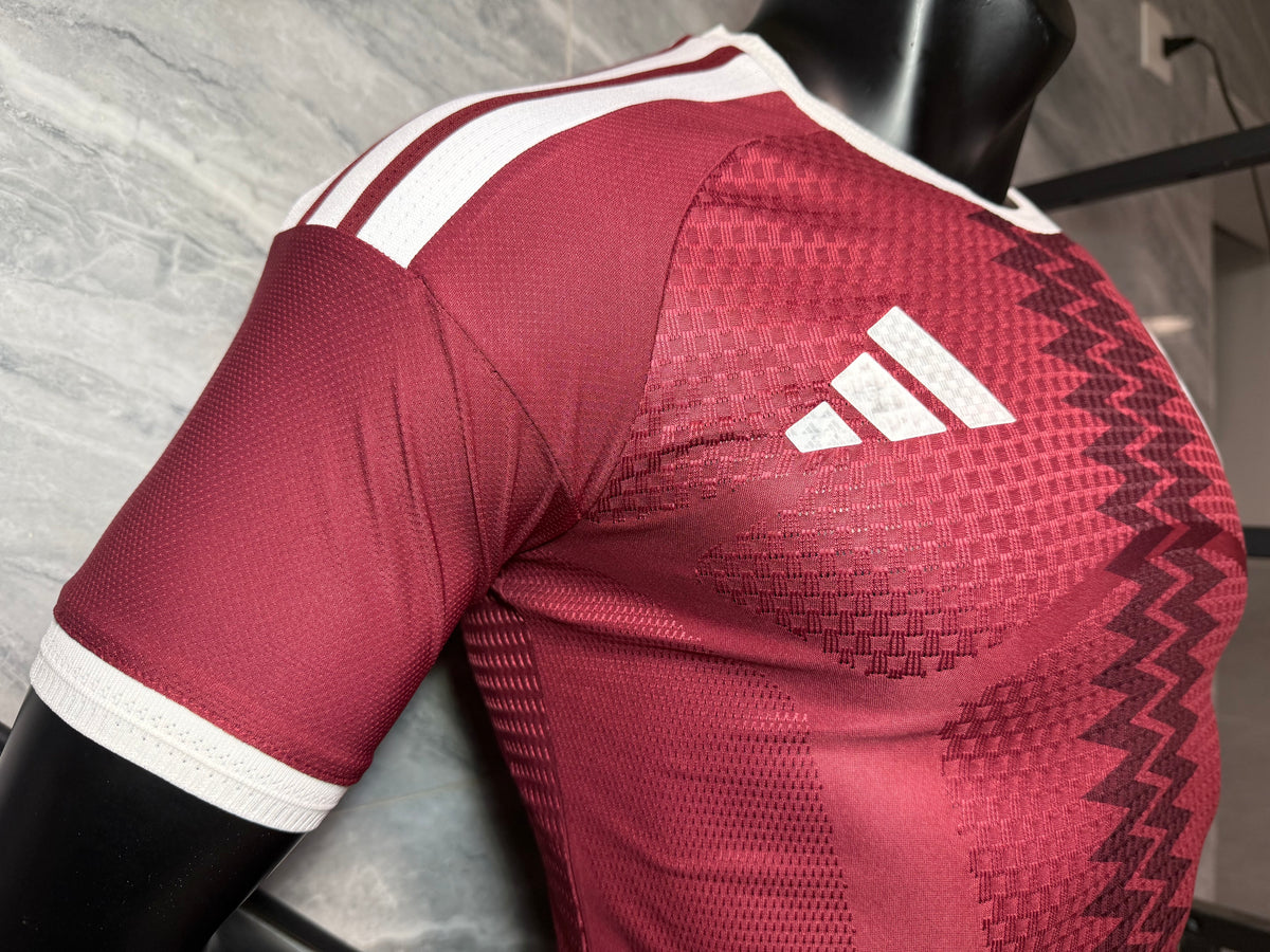 Camiseta de local de Qatar 2025/26 versión jugador - Copa Mundial 2026