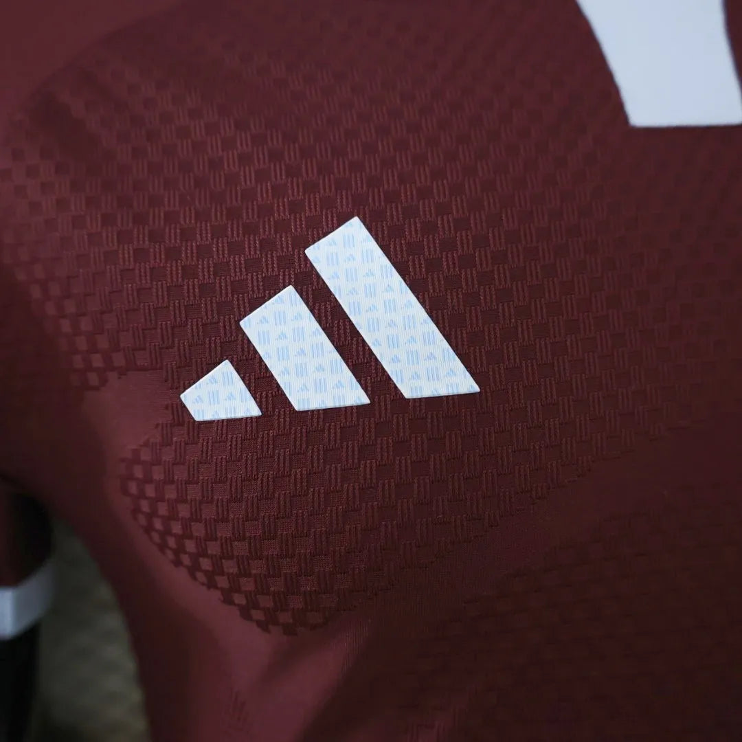 Camiseta de jugador del Aston Villa de local 2024/2025