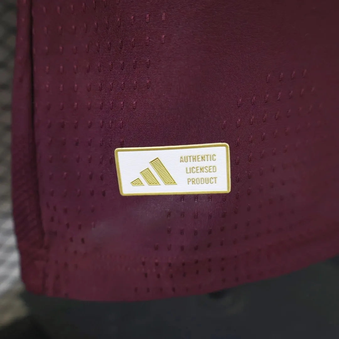 Camiseta de jugador del Aston Villa de local 2024/2025