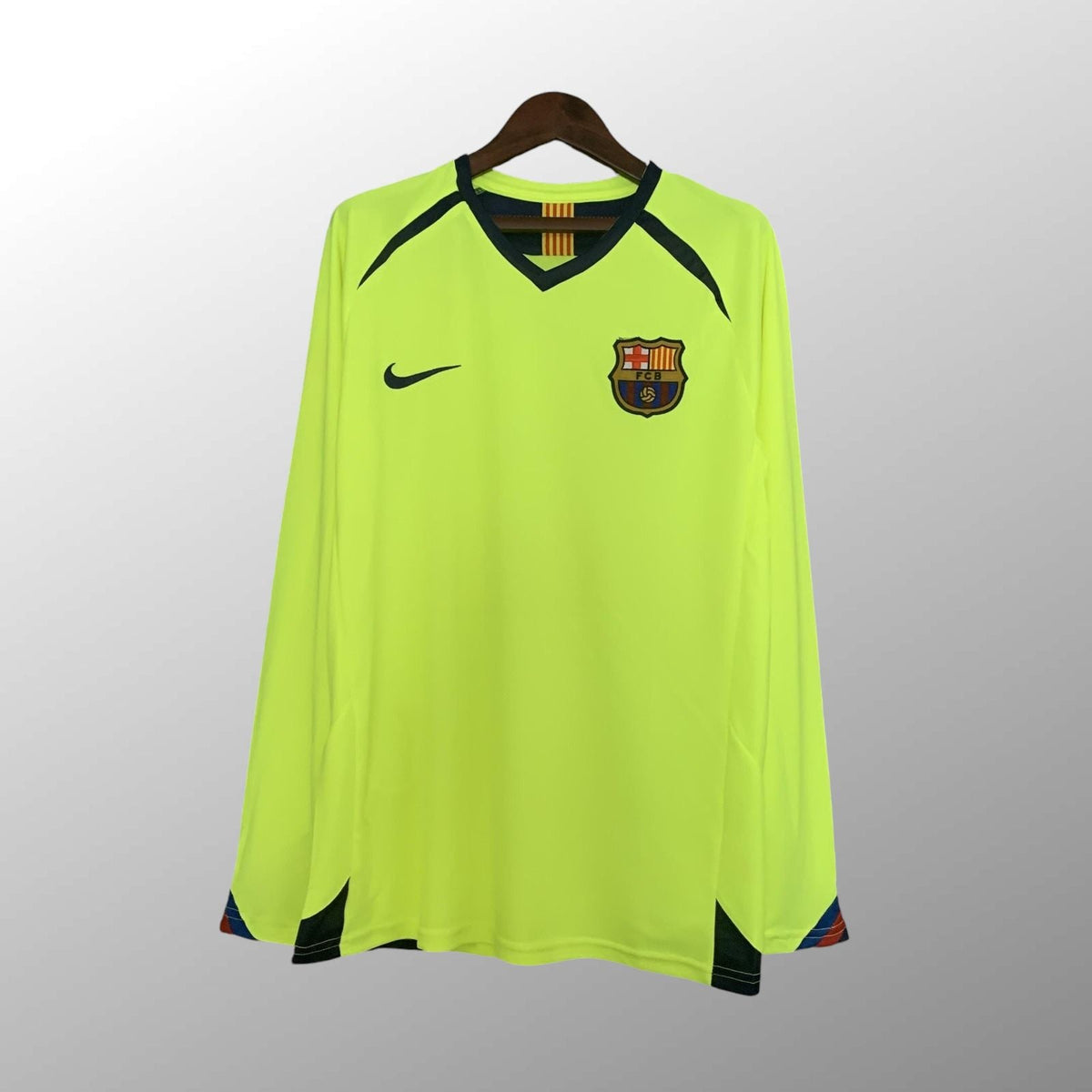 Camiseta retro de visitante del Barcelona 2005/2006 - Manga larga