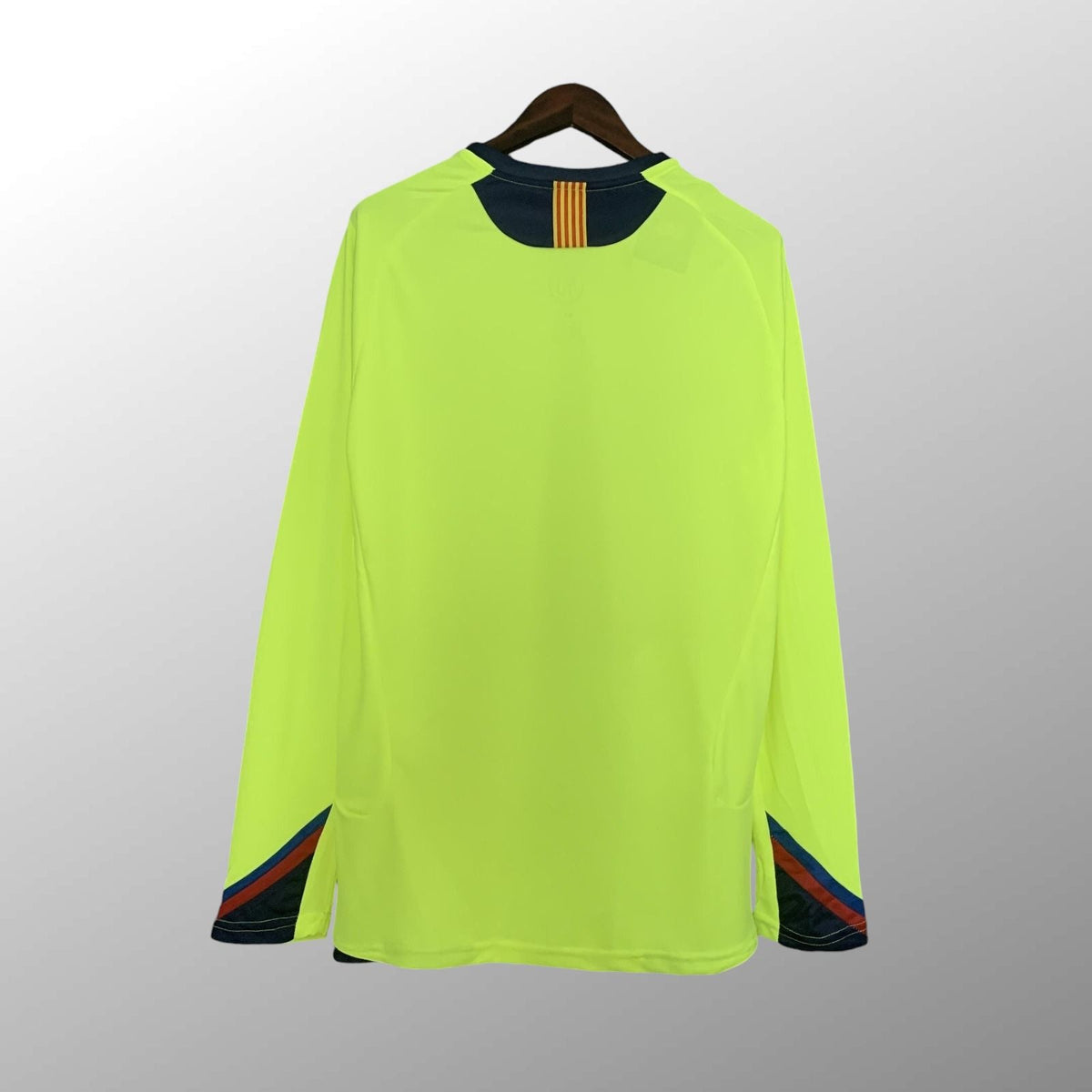 Camiseta retro de visitante del Barcelona 2005/2006 - Manga larga