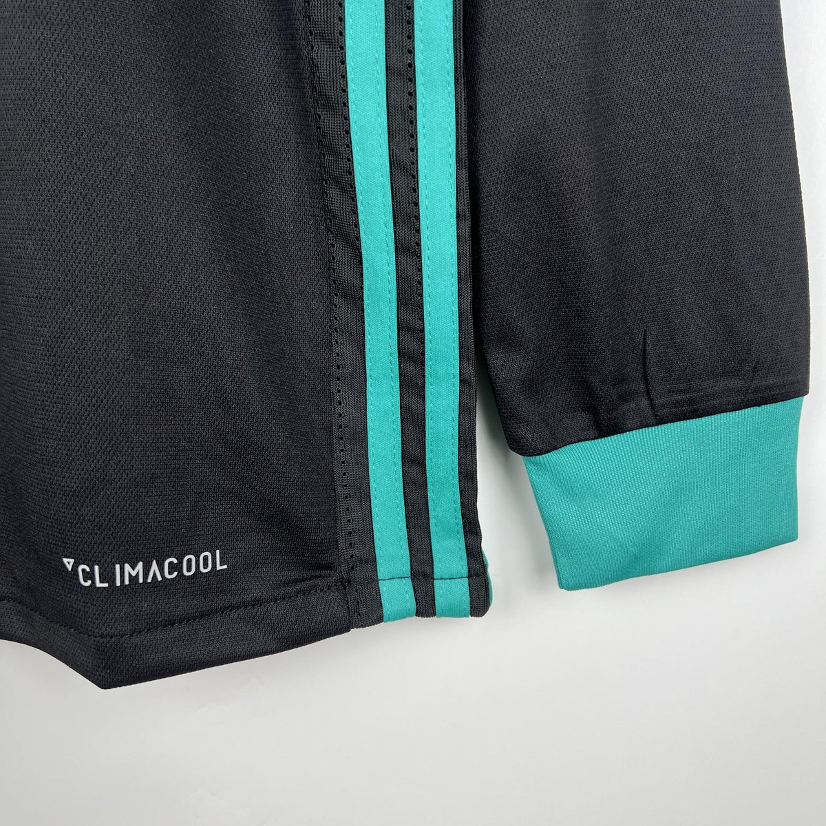 Camiseta retro de visitante del Real Madrid 2017/2018 - Manga larga