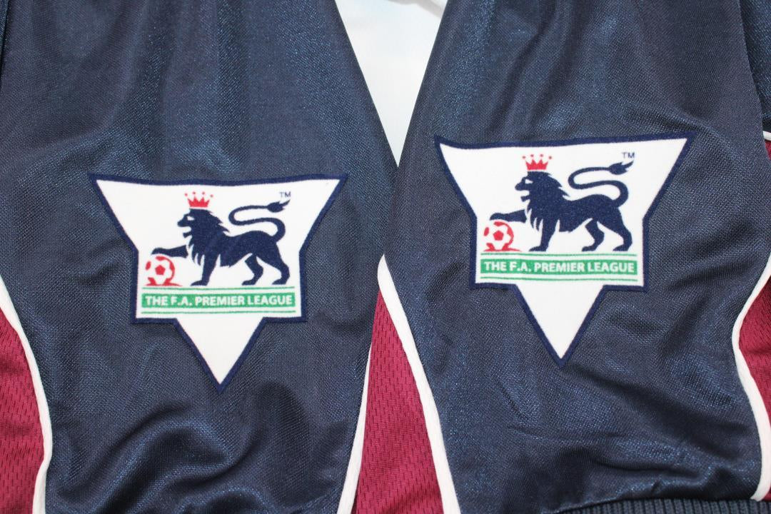 Camiseta retro de visitante del West Ham United 1999/2001