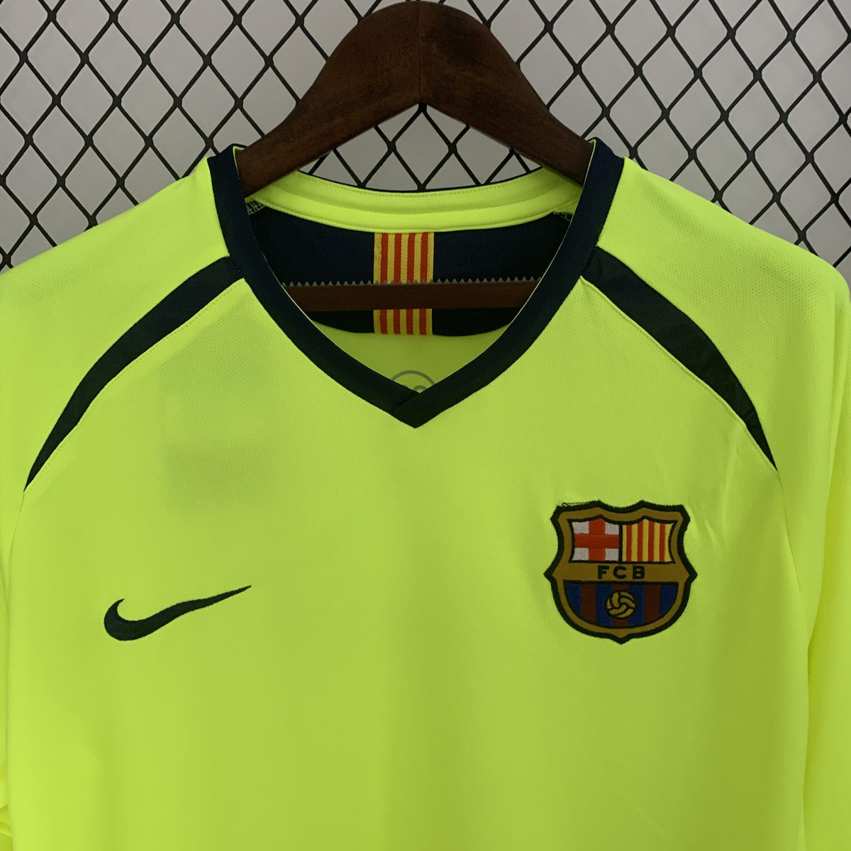 Camiseta retro de visitante del Barcelona 2005/2006 - Manga larga