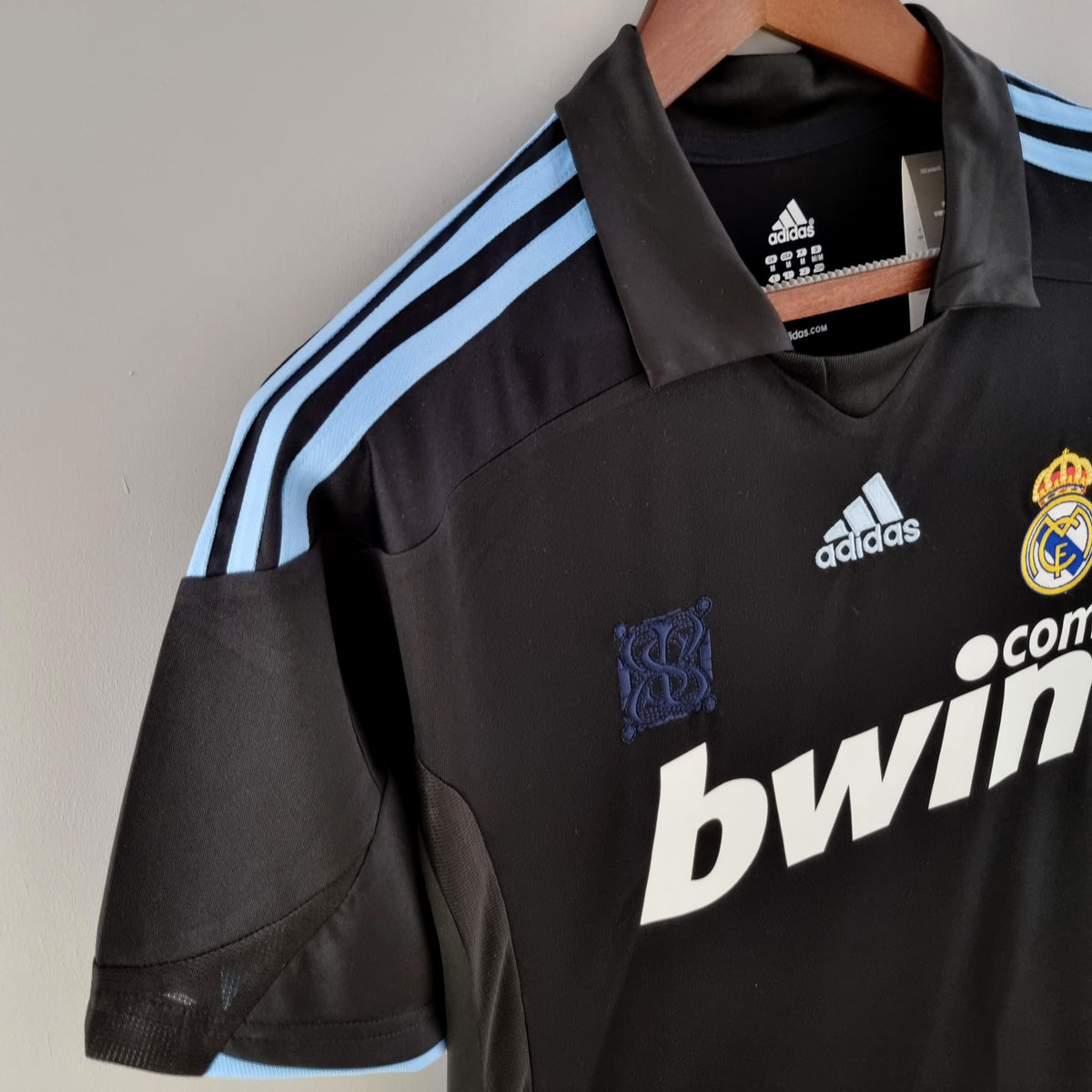 Camiseta retro de visitante del Real Madrid 2009/2010