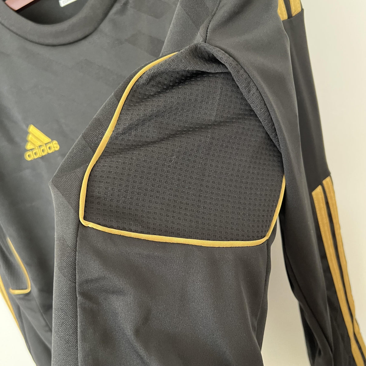 Camiseta retro de visitante del Real Madrid 2011/2012 - Manga larga