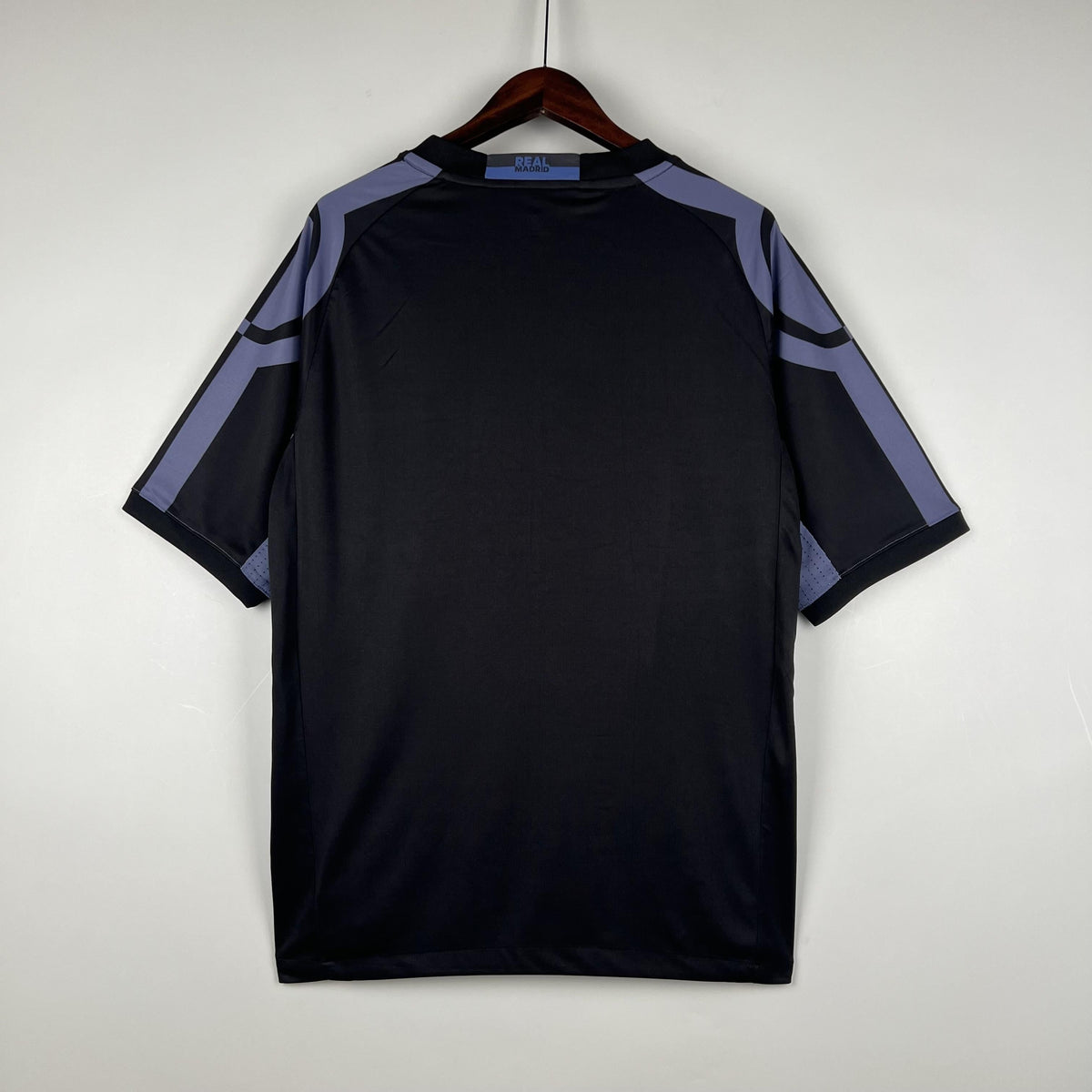 Camiseta retro de la tercera equipación del Real Madrid 2016/2017