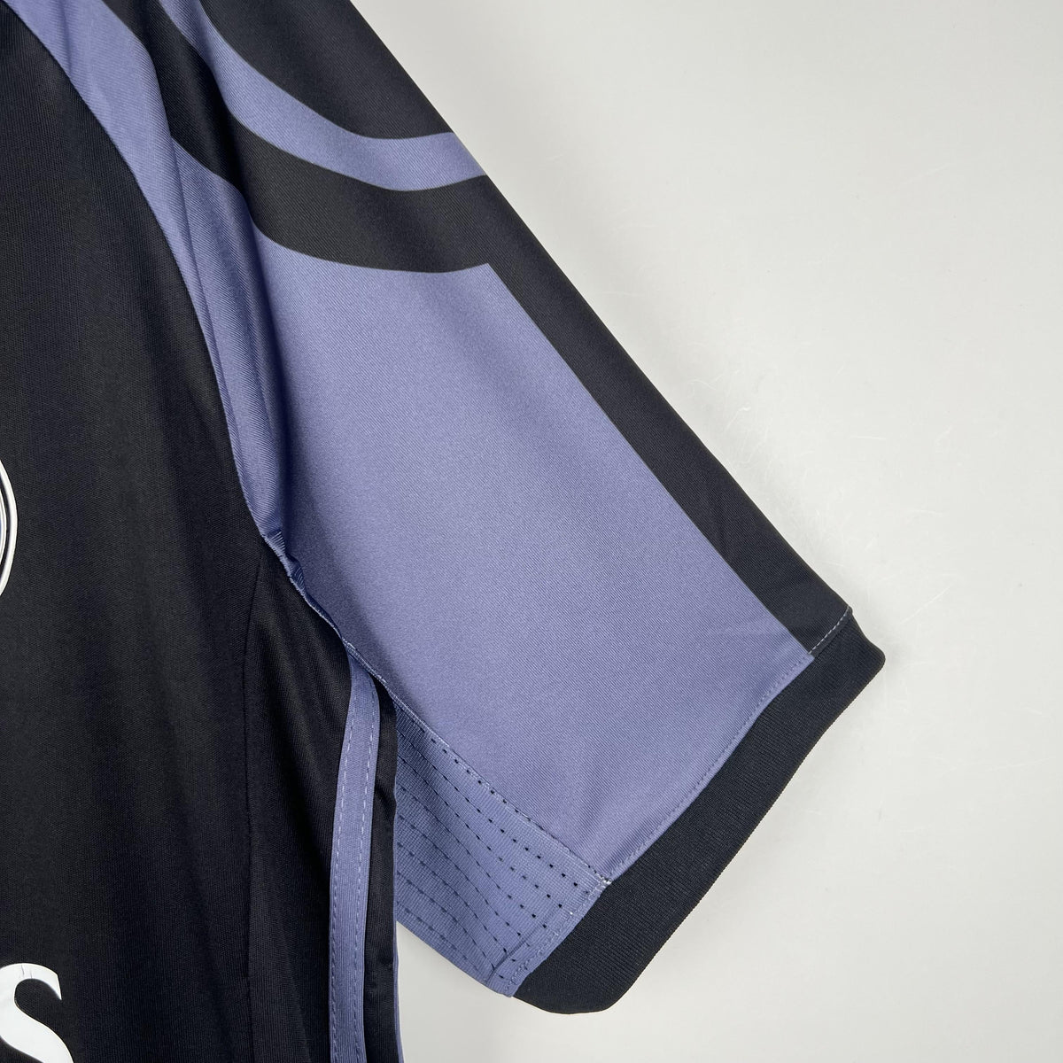 Camiseta retro de la tercera equipación del Real Madrid 2016/2017