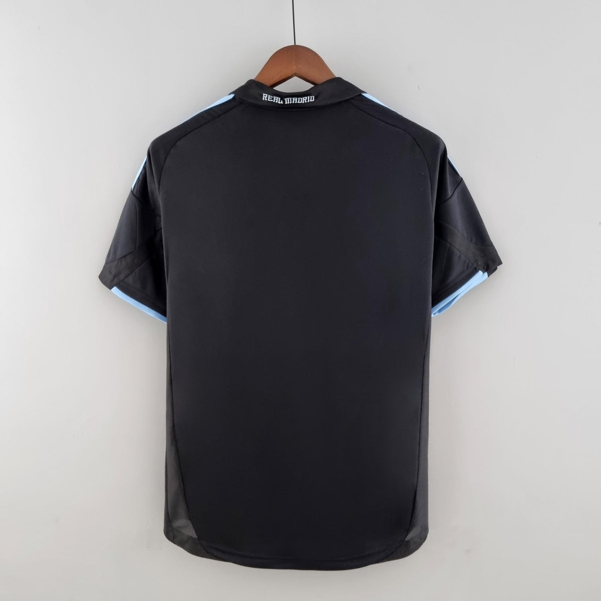 Camiseta retro de visitante del Real Madrid 2009/2010