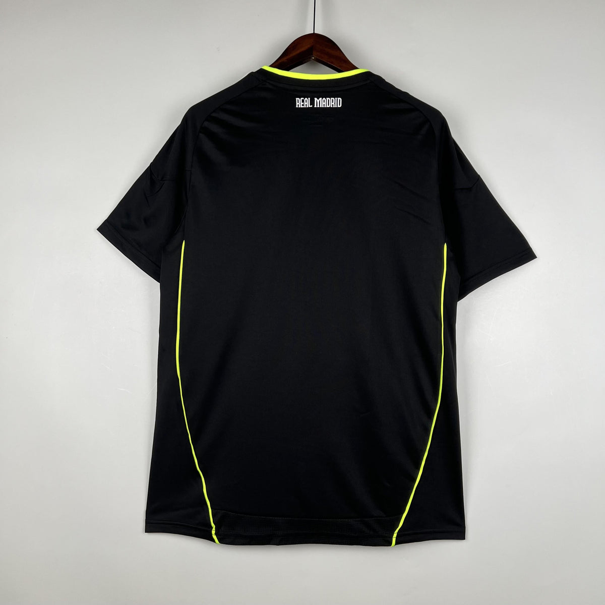 Camiseta retro de visitante del Real Madrid 2010/2011