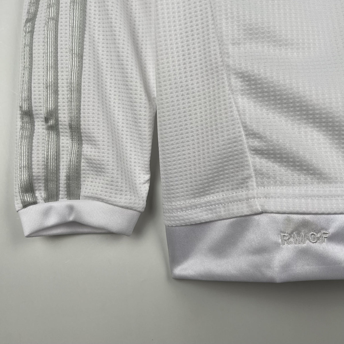 Camiseta retro local del Real Madrid 2015/2016 - Manga larga
