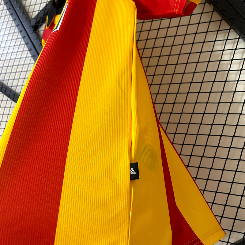 Camiseta retro local del Galatasaray 1999/2000