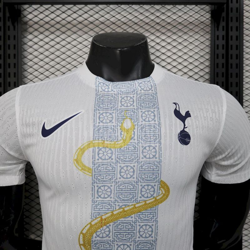 Camiseta de jugador del Tottenham Hotspur 2025 - Serpiente blanca y dorada