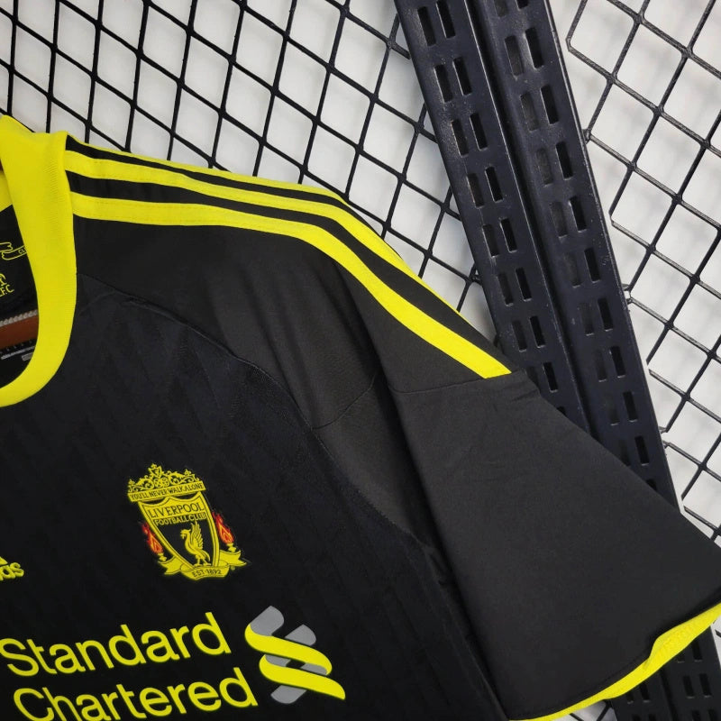 Camiseta retro de visitante del Liverpool 2010