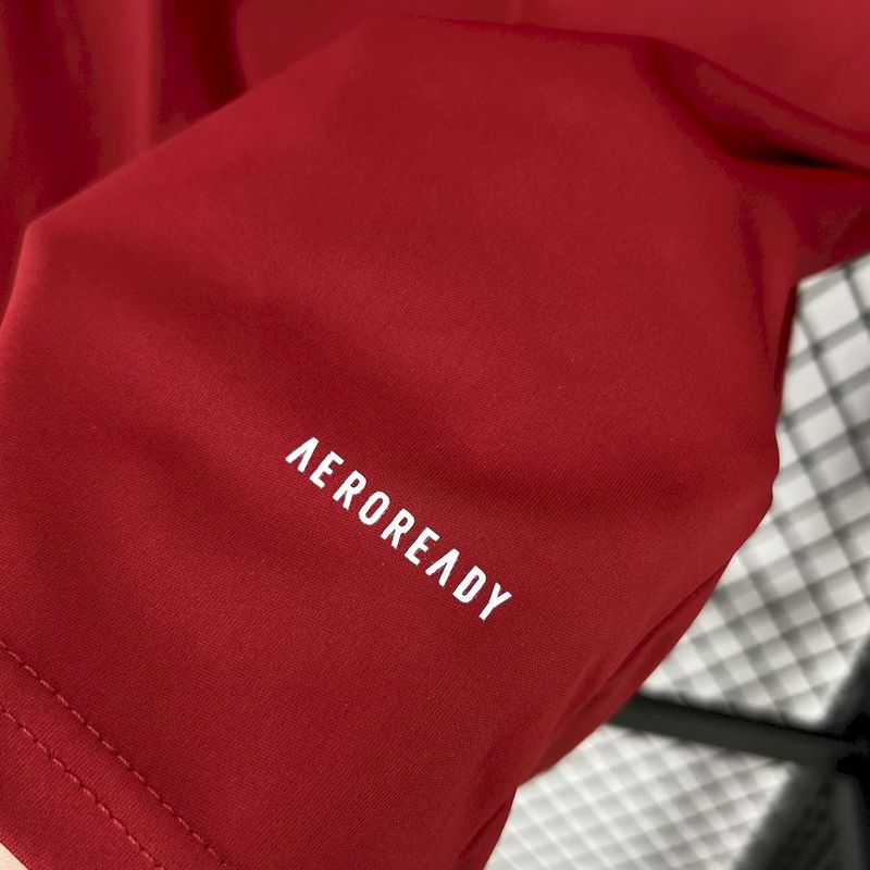 Camiseta roja de edición especial del Ajax 