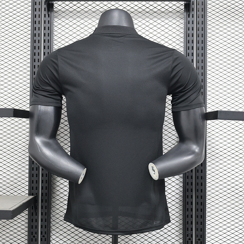 Camiseta negra de jugador del Manchester United 2025 