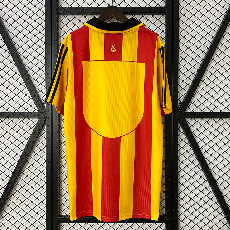 Camiseta retro local del Galatasaray 1999/2000